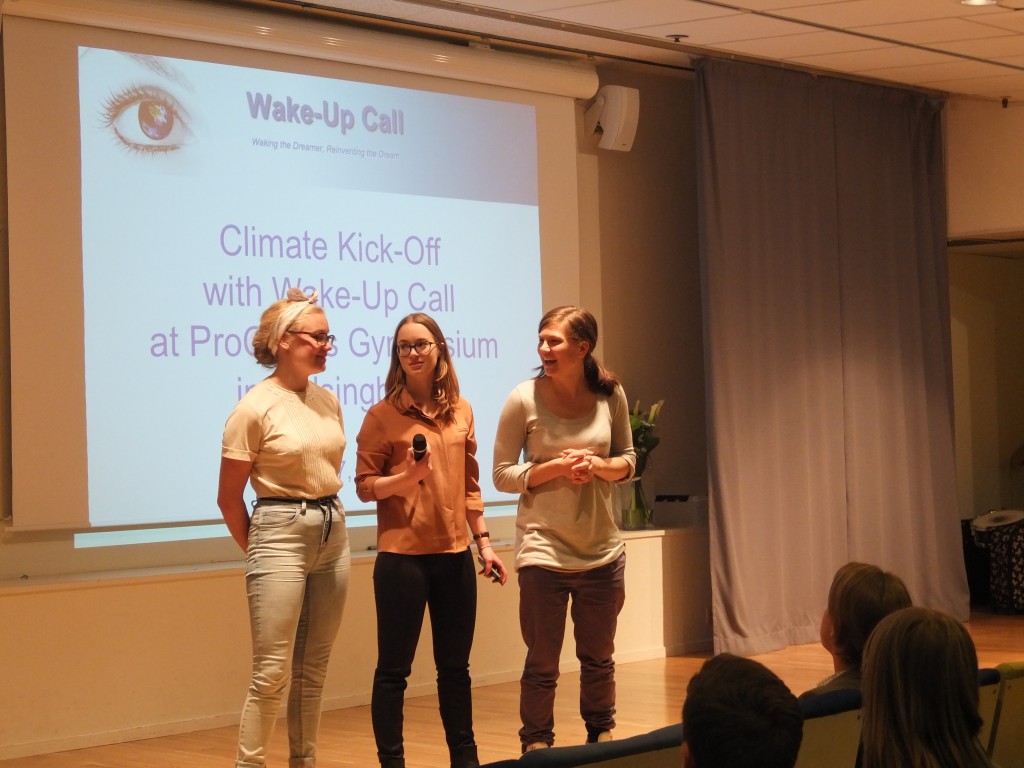 Maja, Andréa and Lovisa introduce "Redesign the World" to the students